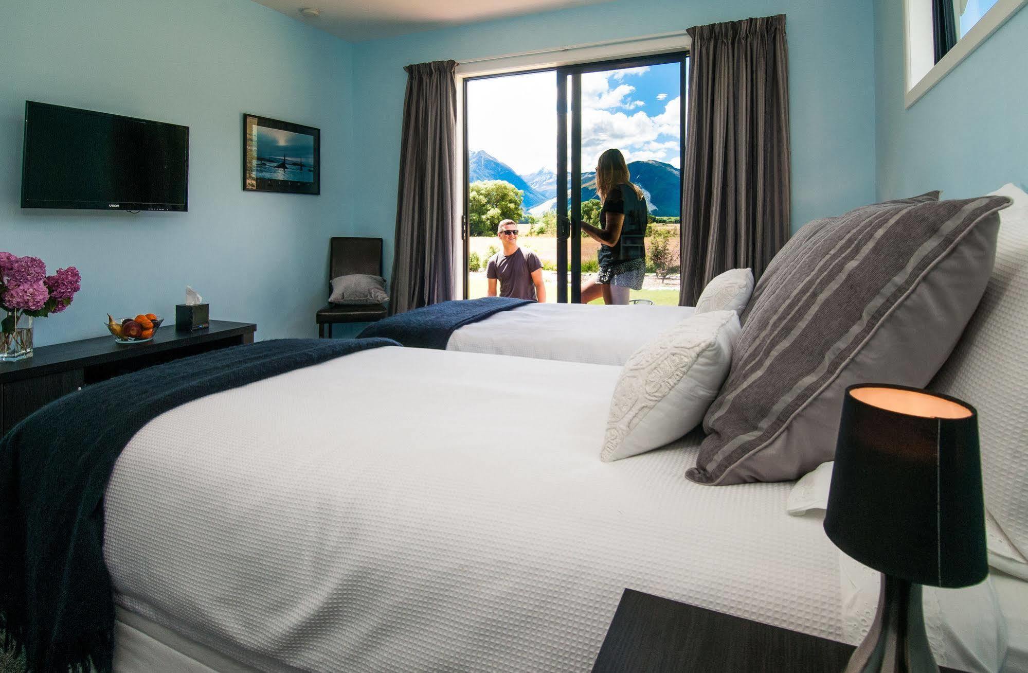 Glenorchy Peaks Bed And Breakfast Exterior photo